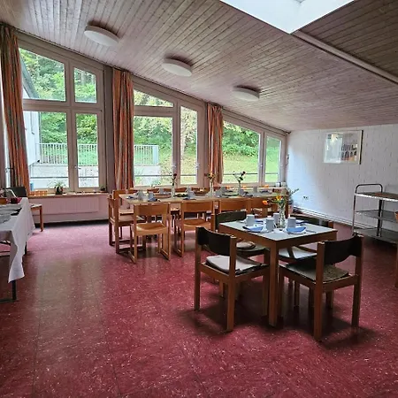 Gaestehaus Am Sternberg Mini-hôtel Gomadingen